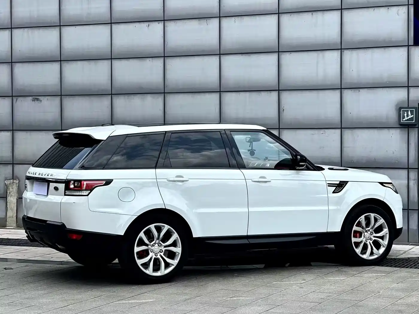 Land Rover Range Rover Sport 2014 5.0 SC V8 Dynamic Genesis Edition фото 12