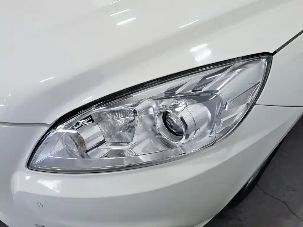 Фото 7 - BAIC Senova D50