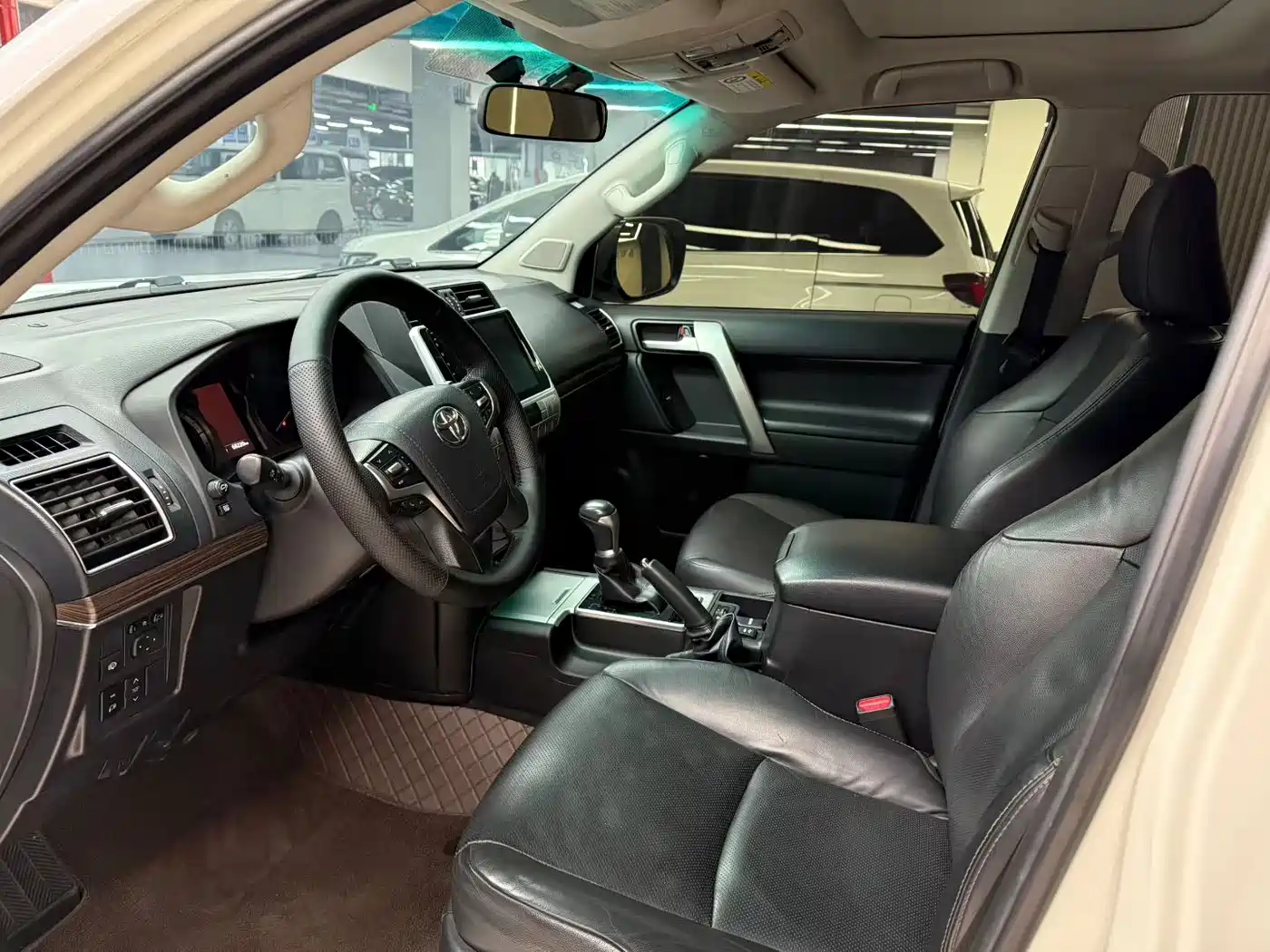 Toyota Prado 2019 3.5L Automatic TX-L Zunxiang Edition with Rear-mounted Spare Tire фото 5
