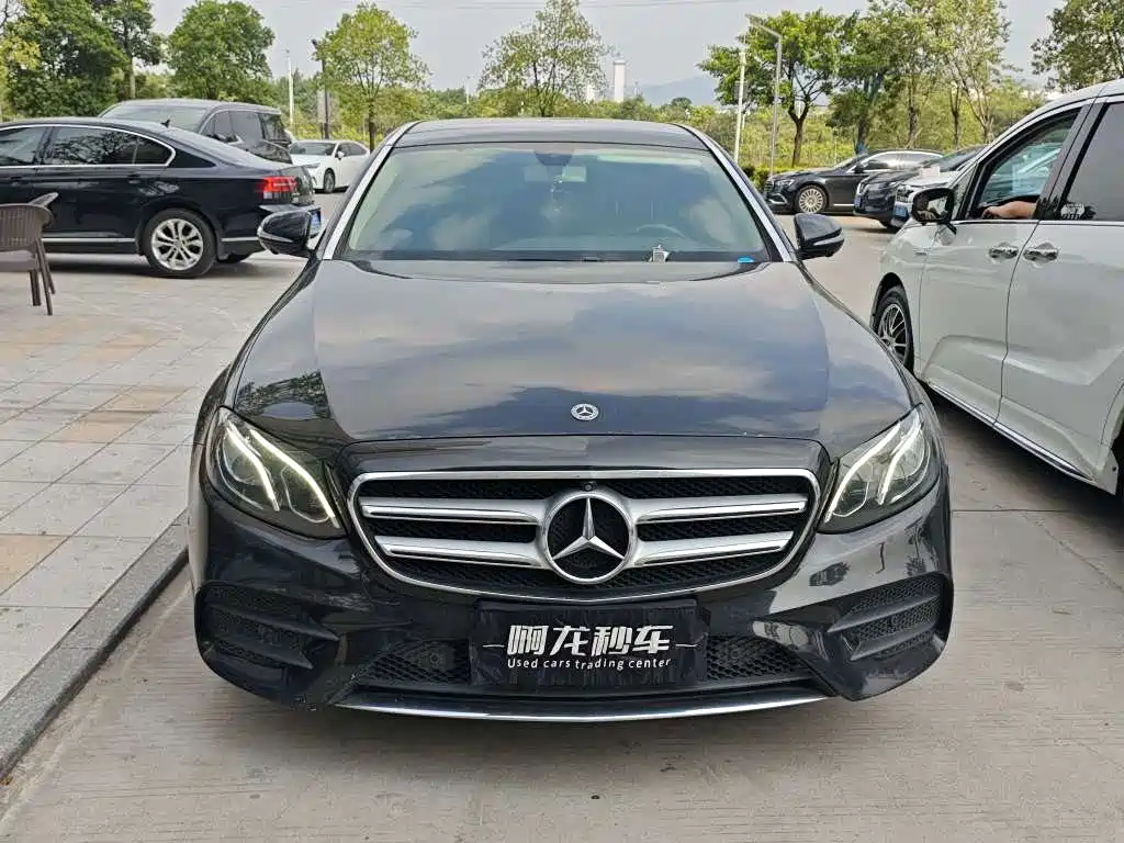 Фото 2 - Mercedes-Benz E-Class