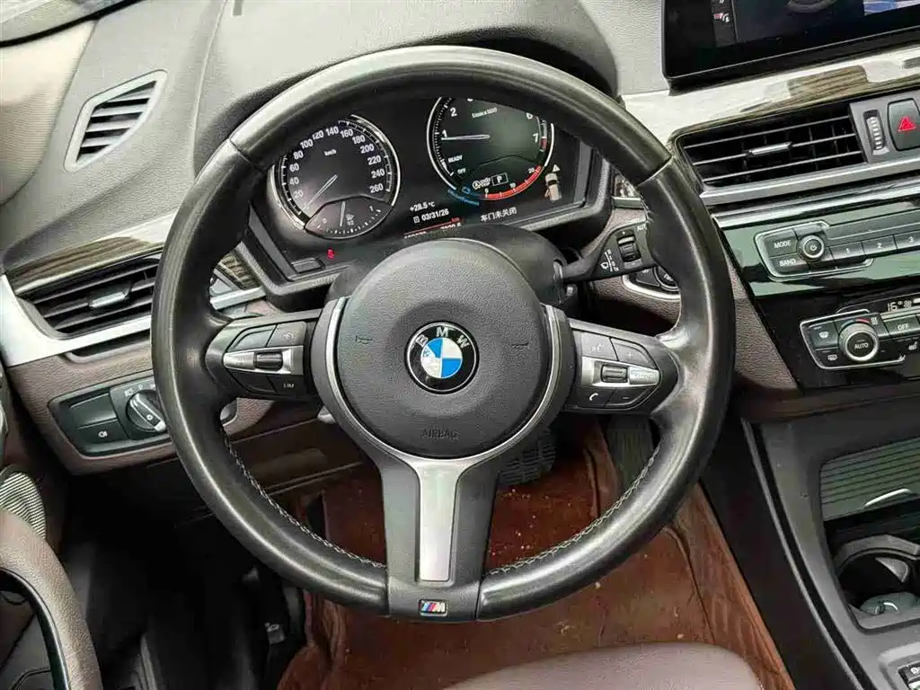 BMW X1 2021 sDrive25Li Leading фото 6