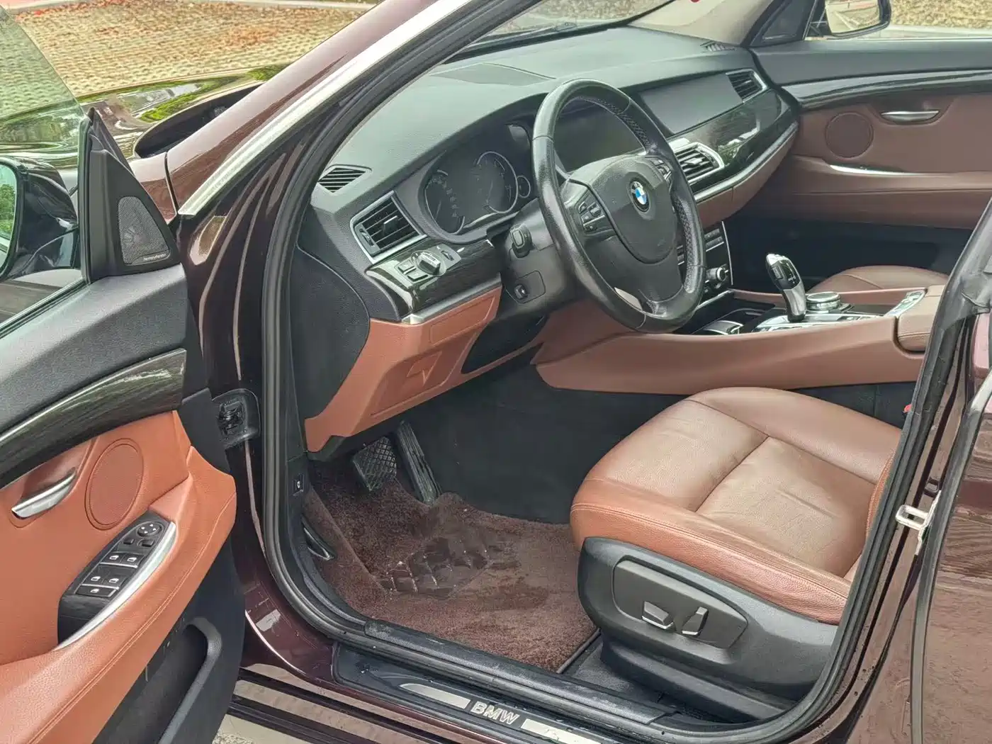 BMW 5 Series GT 2015 528i Luxury фото 9