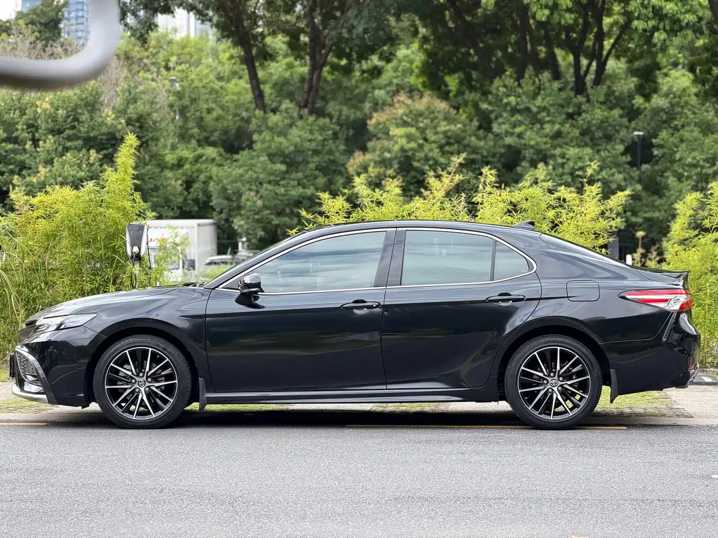 Фото 4 - Toyota Camry