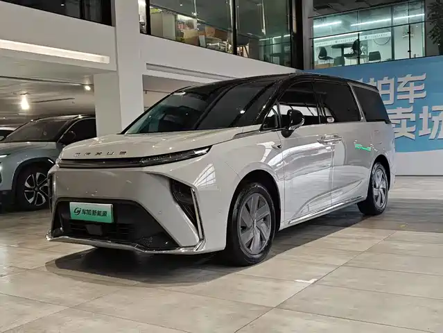 saic-maxus everyone-9