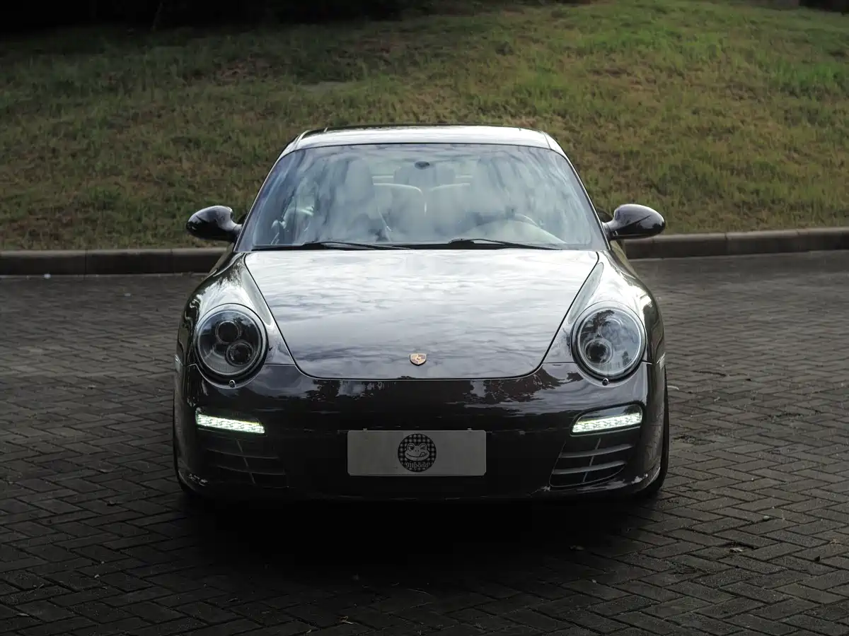 Фото 2 - Porsche 911