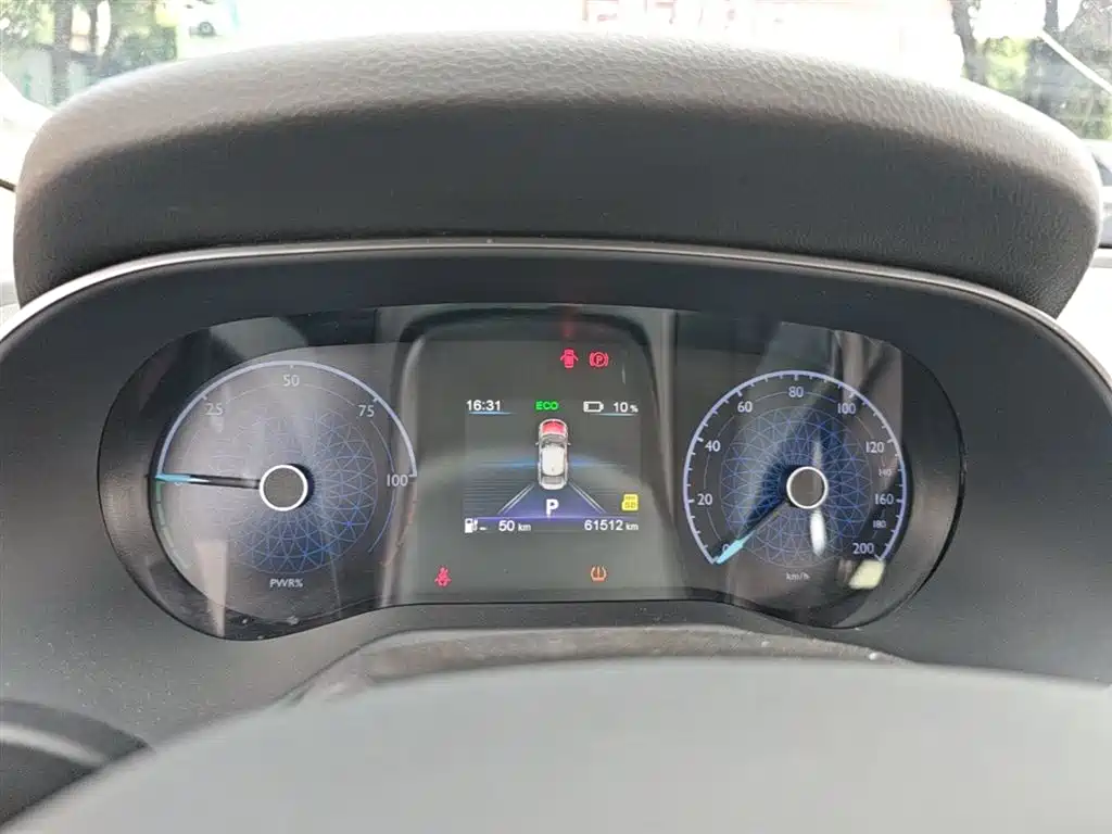 Hongqi E-QM5 2022 431km Charging Enjoyment Edition фото 12