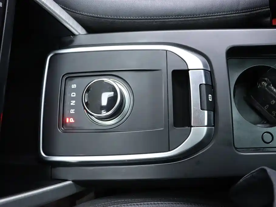 Land Rover Discovery Sport 2019 240PS SE Edition China VI фото 10