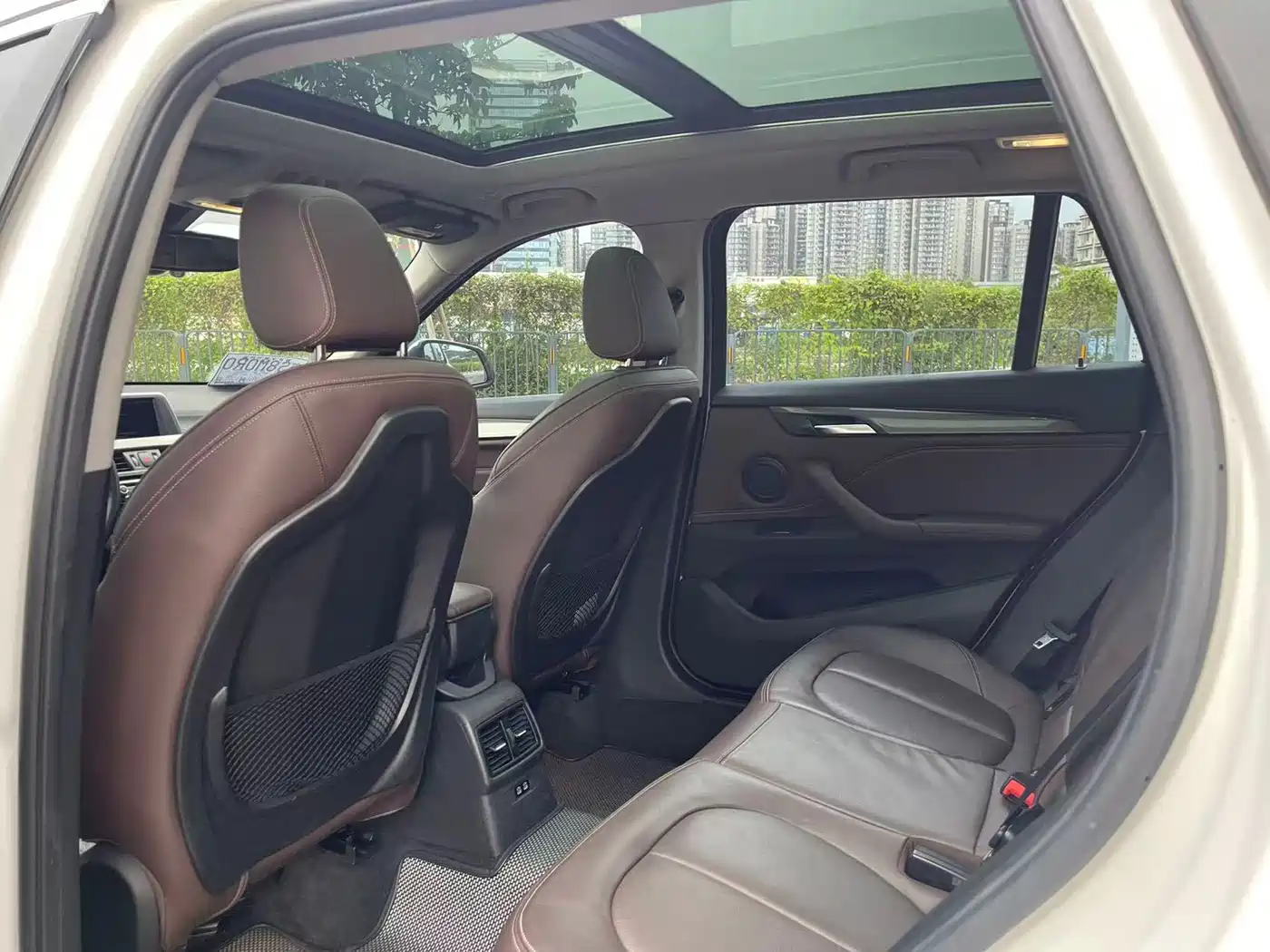 BMW X1 2019 sDrive18Li Premium Model фото 23