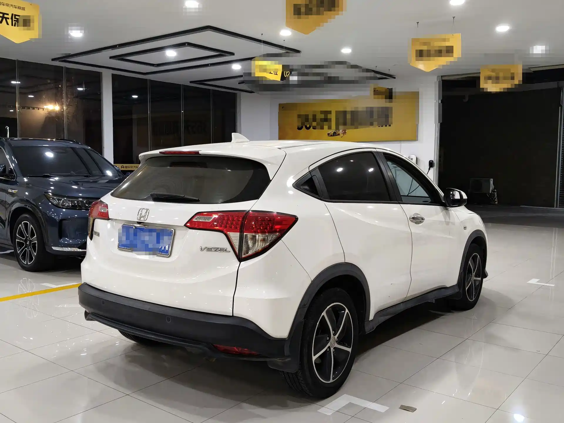 Фото 4 - Honda Vezel