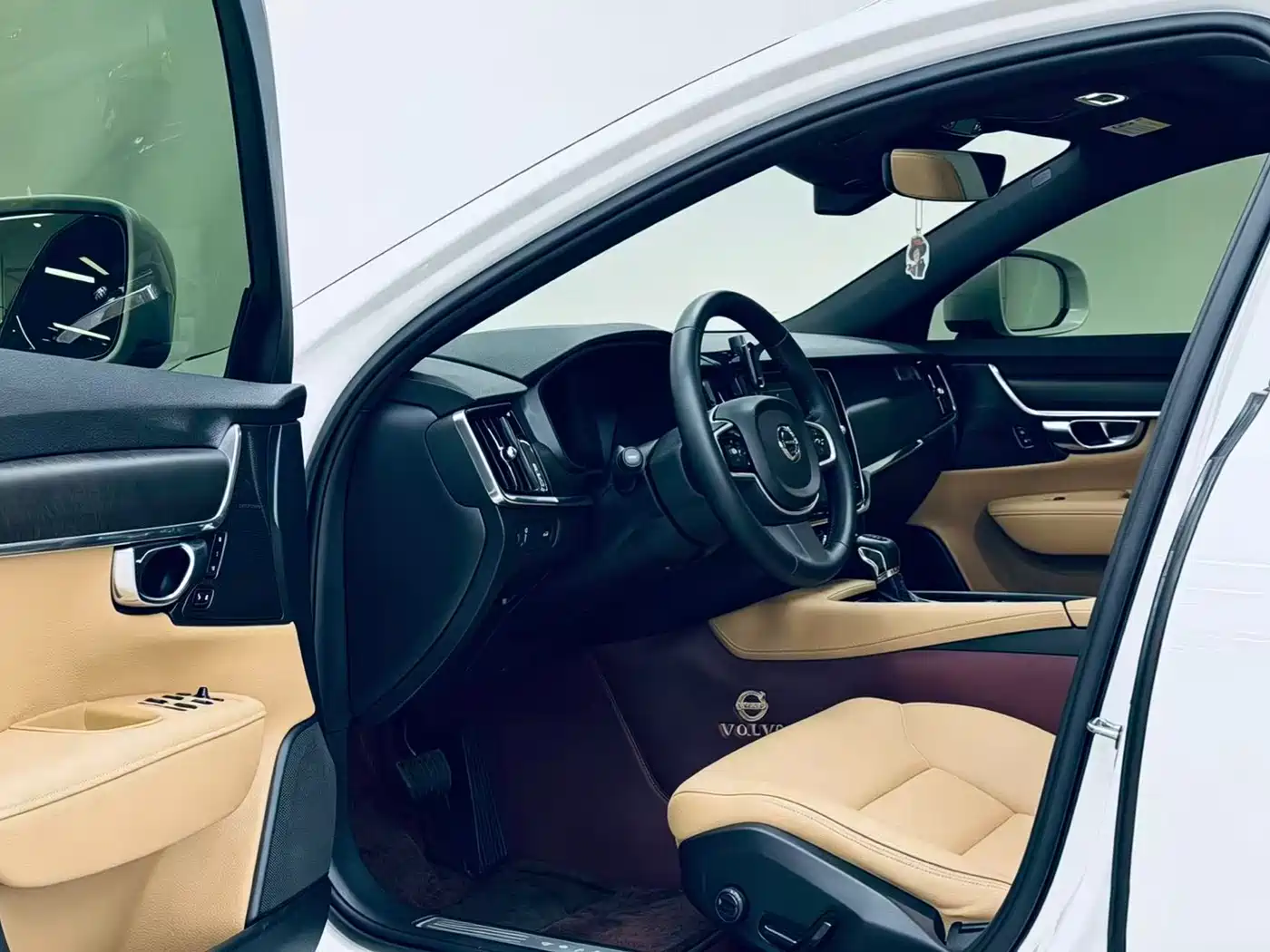 Фото 9 - Volvo V90