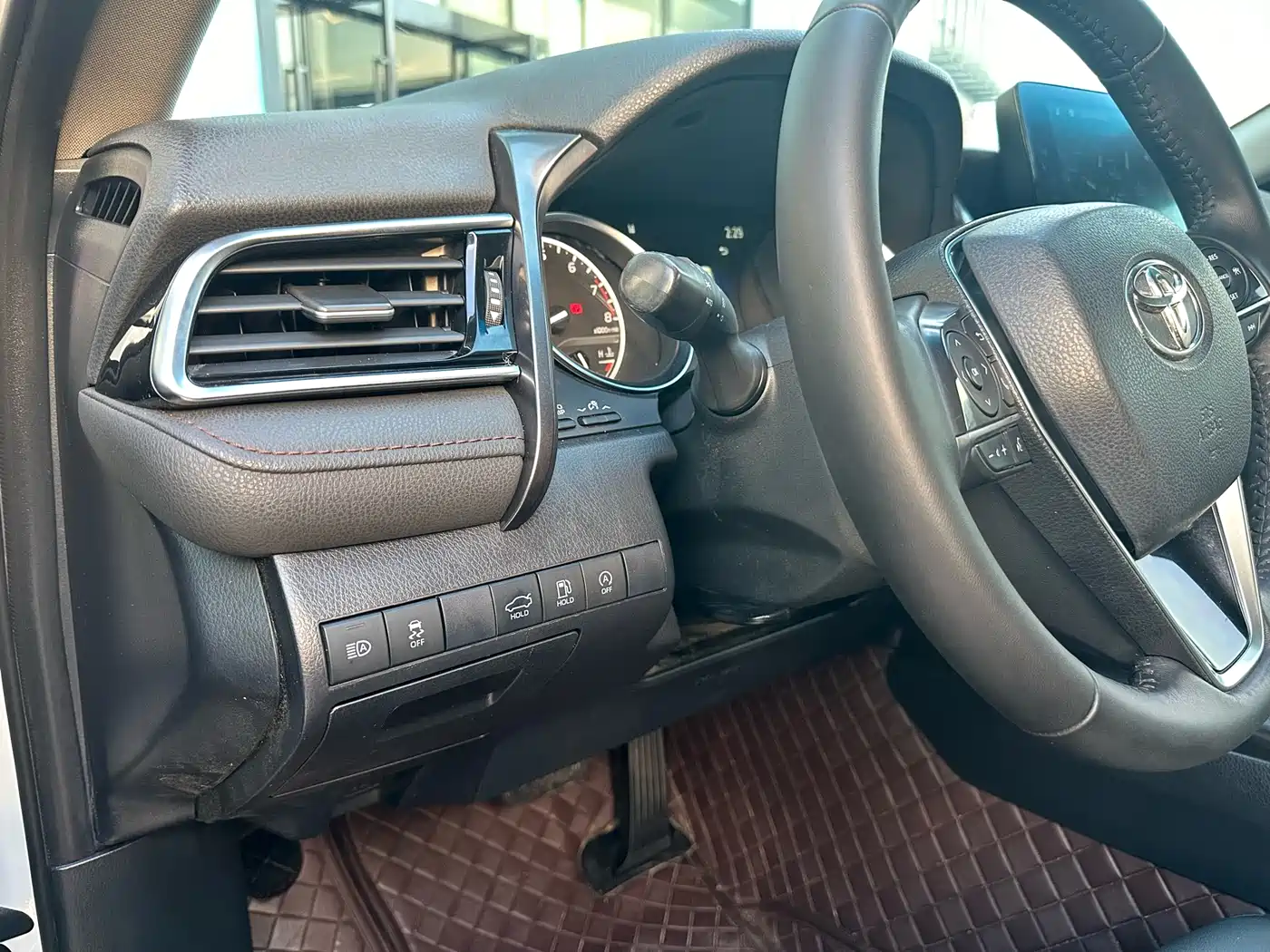 Toyota Camry 2021 2.0G Luxury Edition фото 13