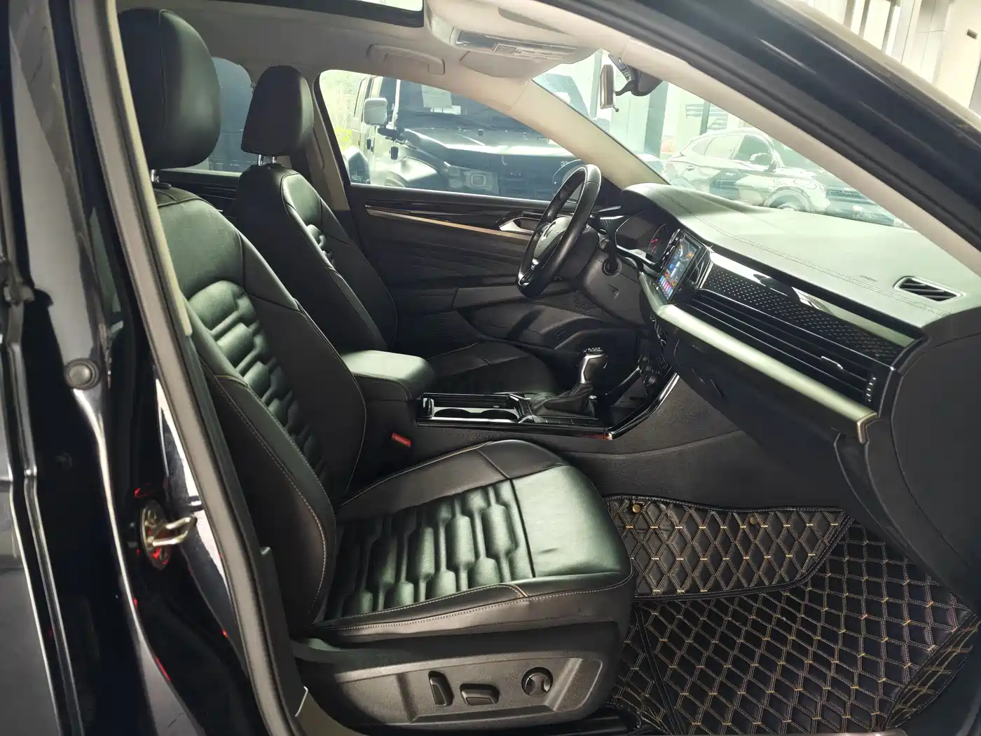 Volkswagen Passat 2019 330TSI Elite Version China VI фото 2