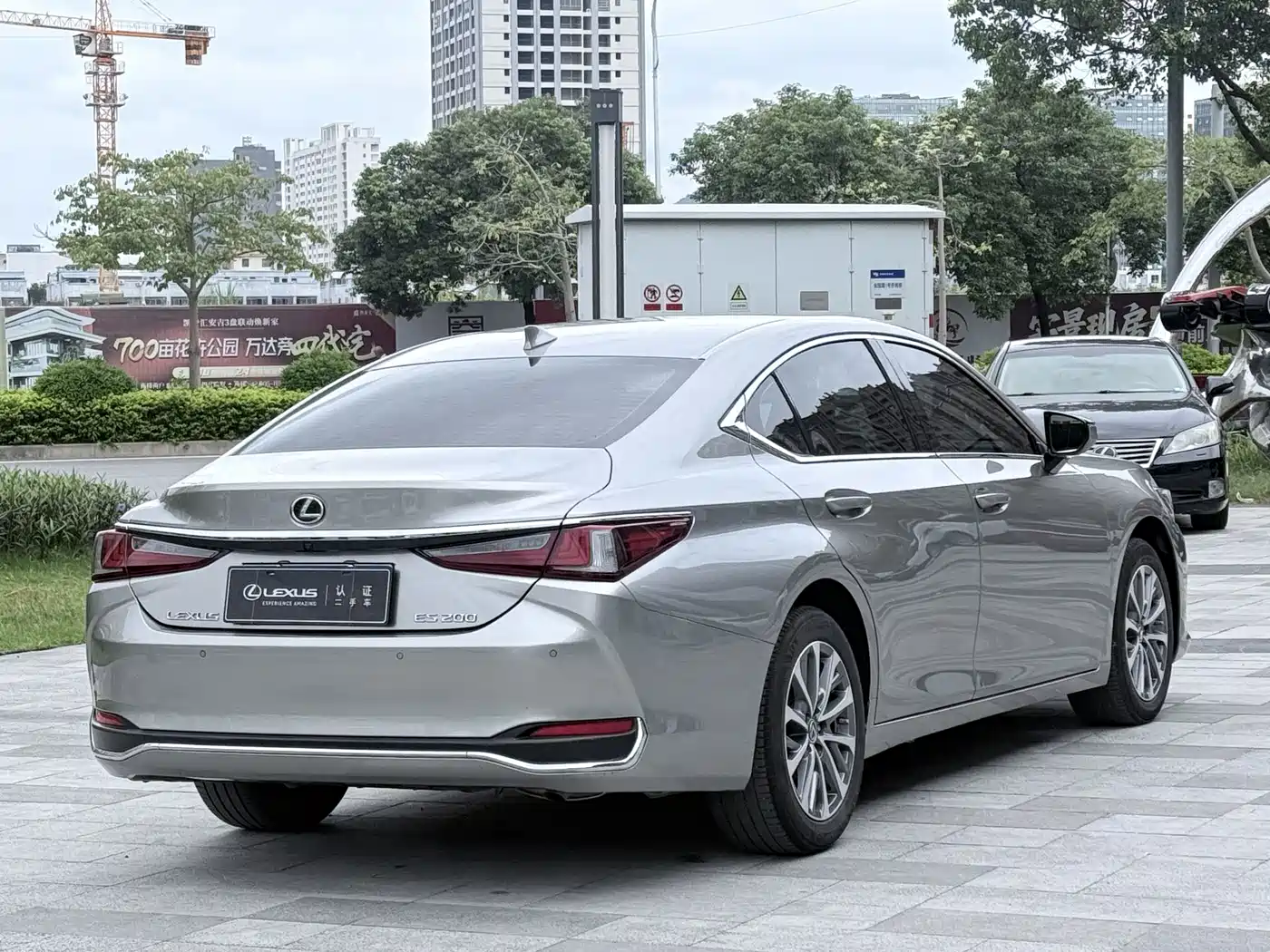 Фото 3 - Lexus ES
