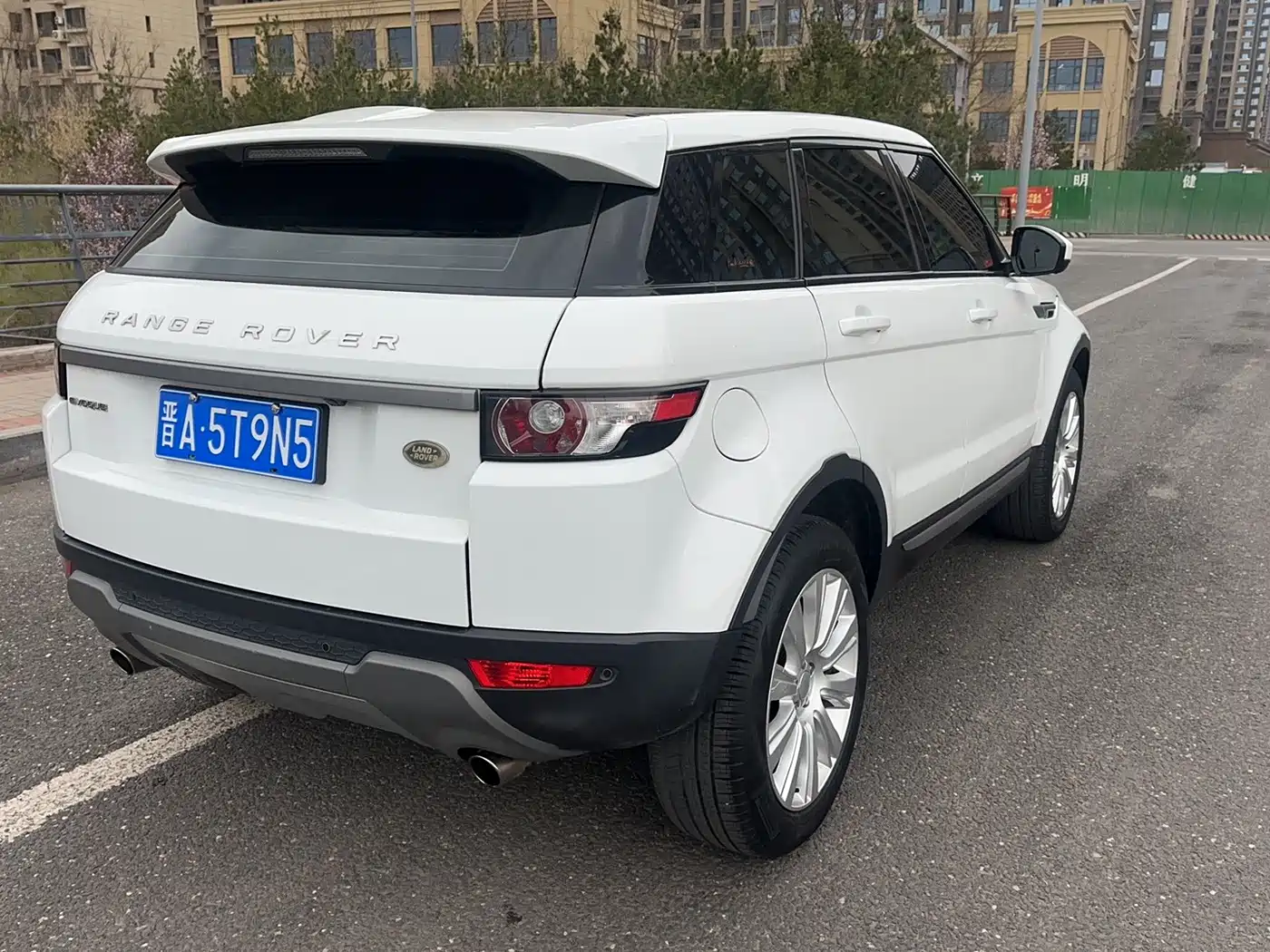 Land Rover Range Rover Evoque 2015 2.0T 5-Door Intelligent Edition фото 7
