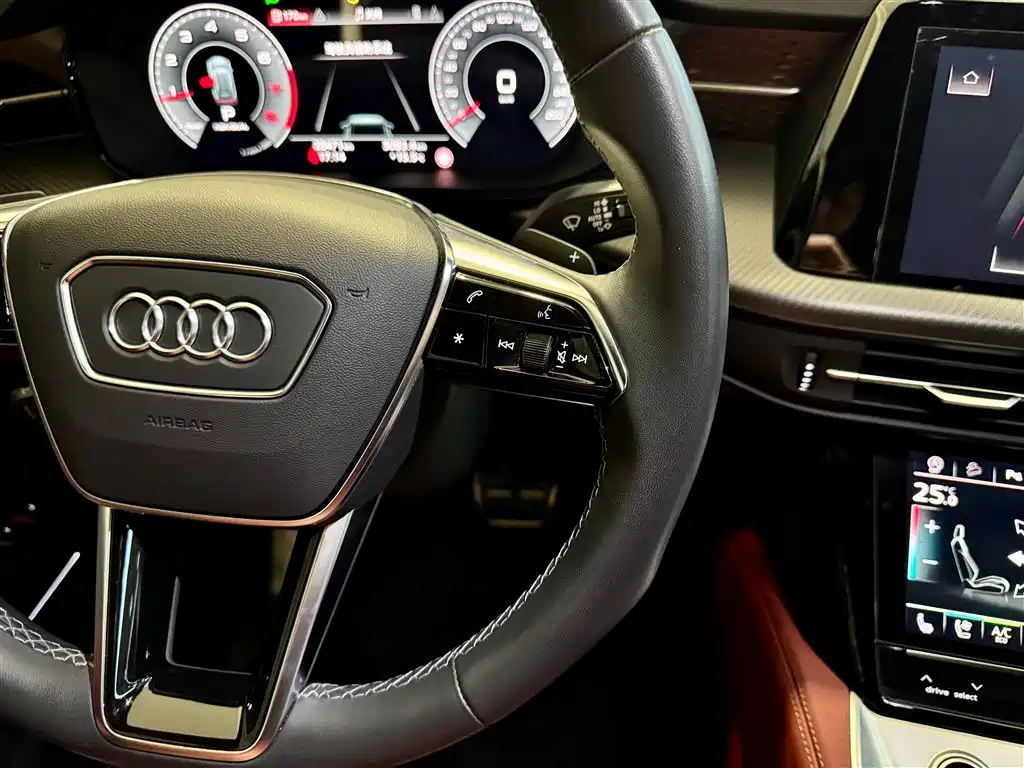 Audi Q6 2024 45 TFSI quattro Black Warrior Edition 6-seater фото 22