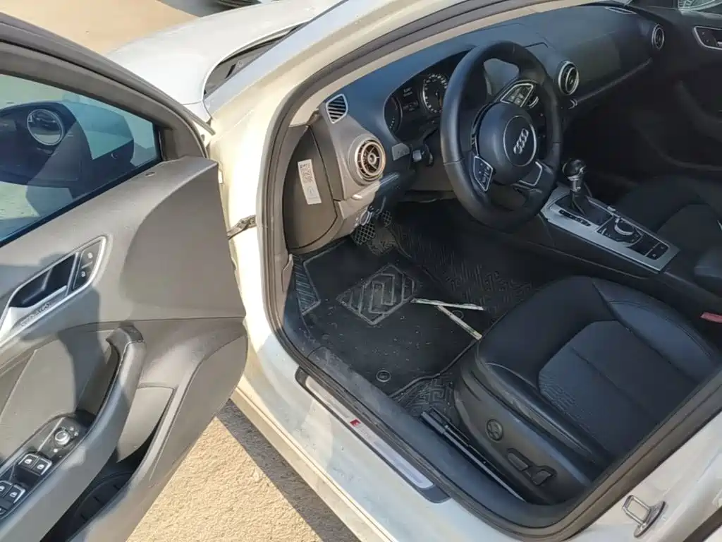 Audi A3 (Import) 2015 2014 Limousine 40 TFSI S line Comfort