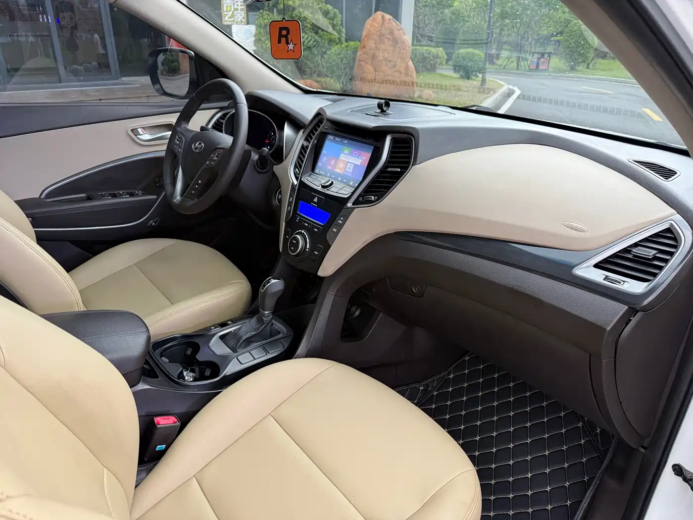 Hyundai Santa Fe 2013 Model 2.4L Automatic 2WD Smart фото 19