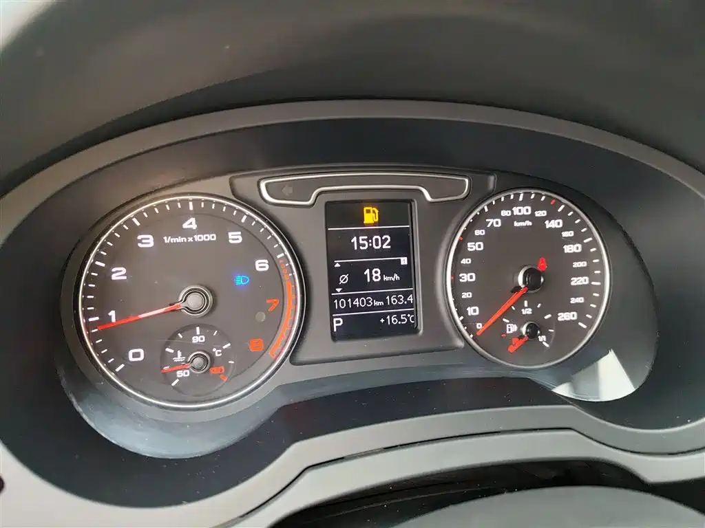 Audi Q3 2015 35 TFSI Comfort фото 12