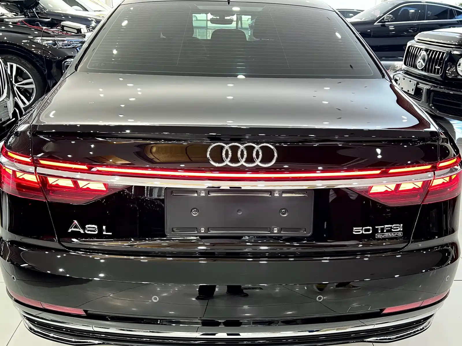 Photo 5 - Audi A8