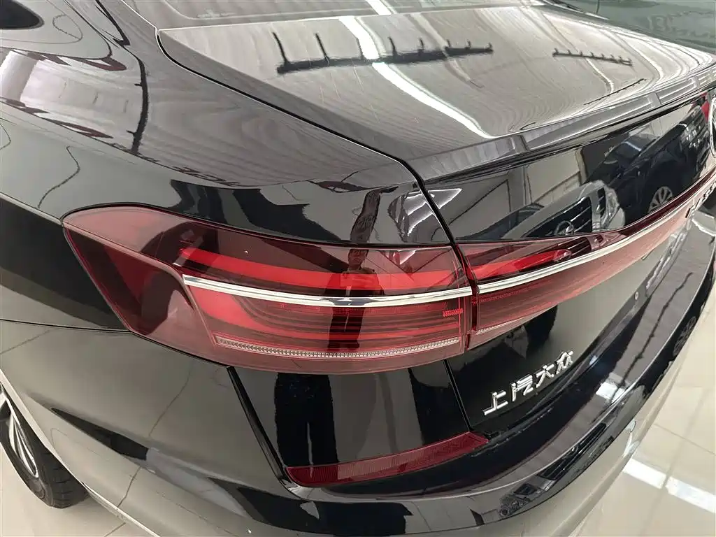 Volkswagen Passat New Energy 2022 430PHEV Hybrid Elite Edition фото 21