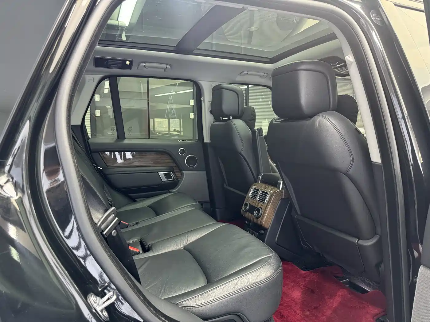 Land Rover Range Rover 2018 3.0 SC V6 Vogue Heritage Edition фото 16