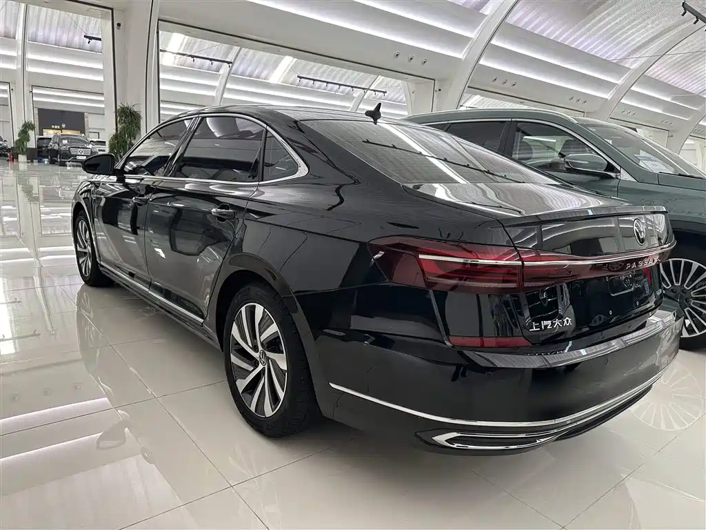 VOLKSWAGEN PASSAT NEW ENERGY