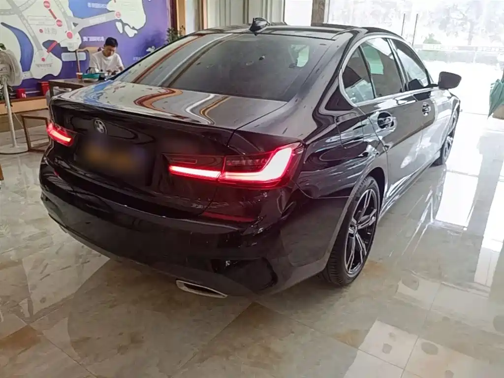 BMW 3-SERIES