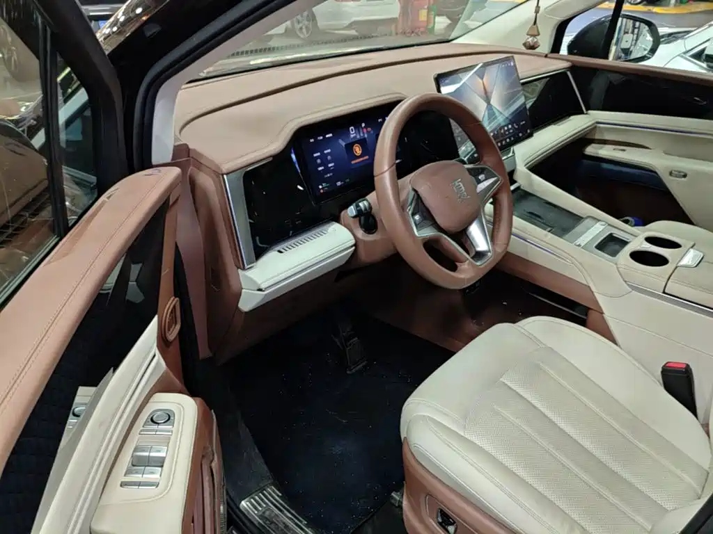 BYD Xia 2025 2025 DM-i 1.5T 180km Surpass Edition