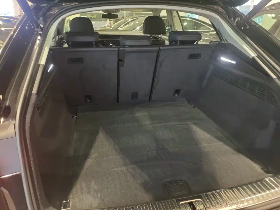 Audi Q8 2025 2024 55 TFSI Luxury Sport