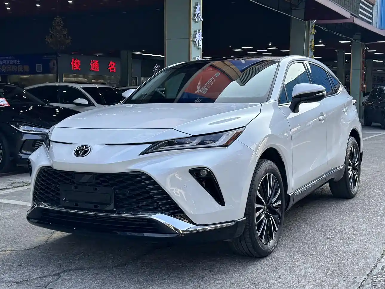 Toyota Venza 2023 2.0L CVT FWD Premium