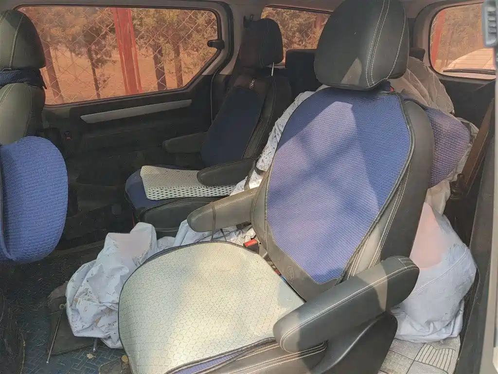 SAIC Maxus Maxus G10 2016 2.0T Automatic Elite фото 15