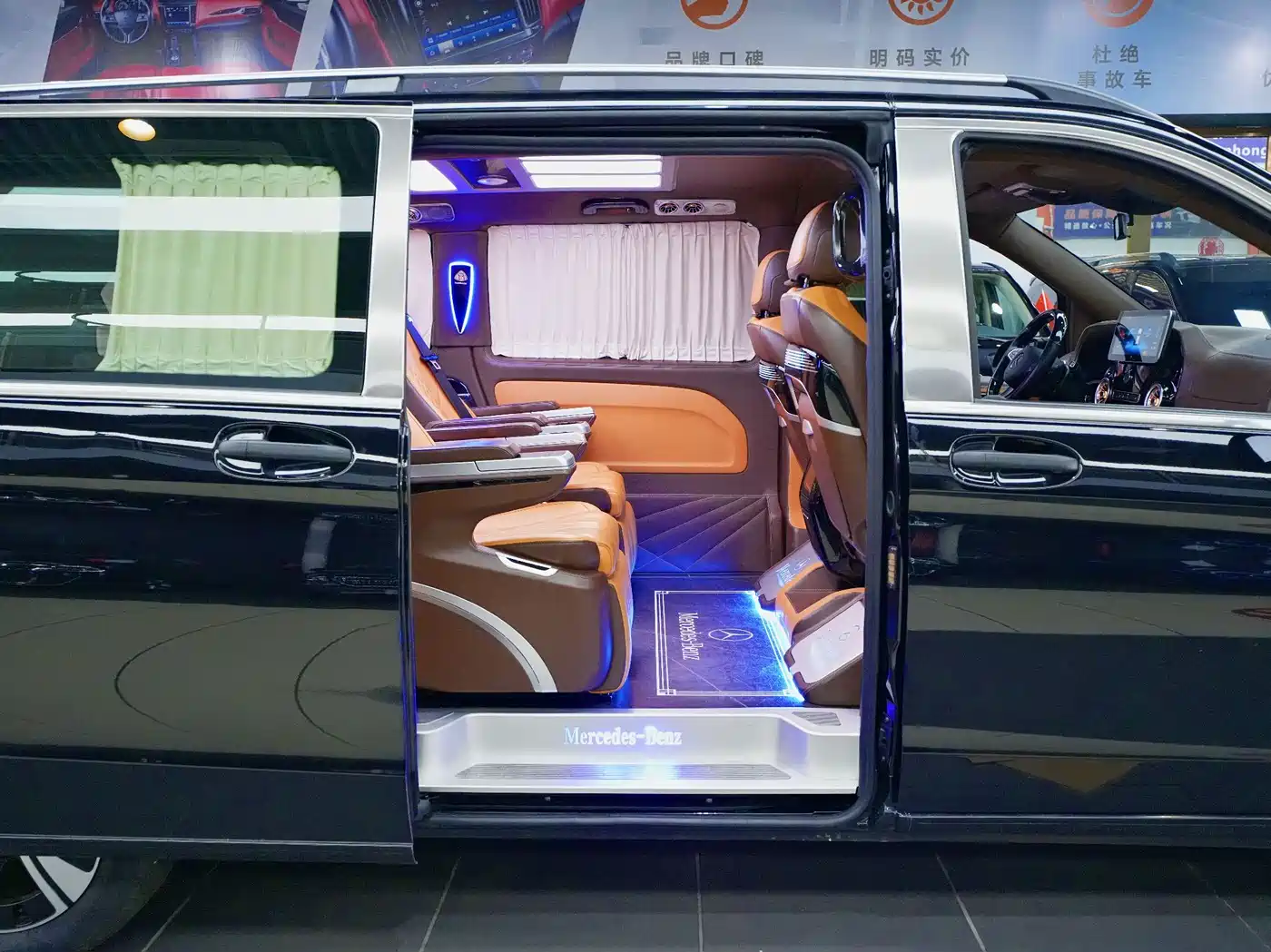 Mercedes-Benz Vito 2021 2.0T Elite 7-Seater фото 16