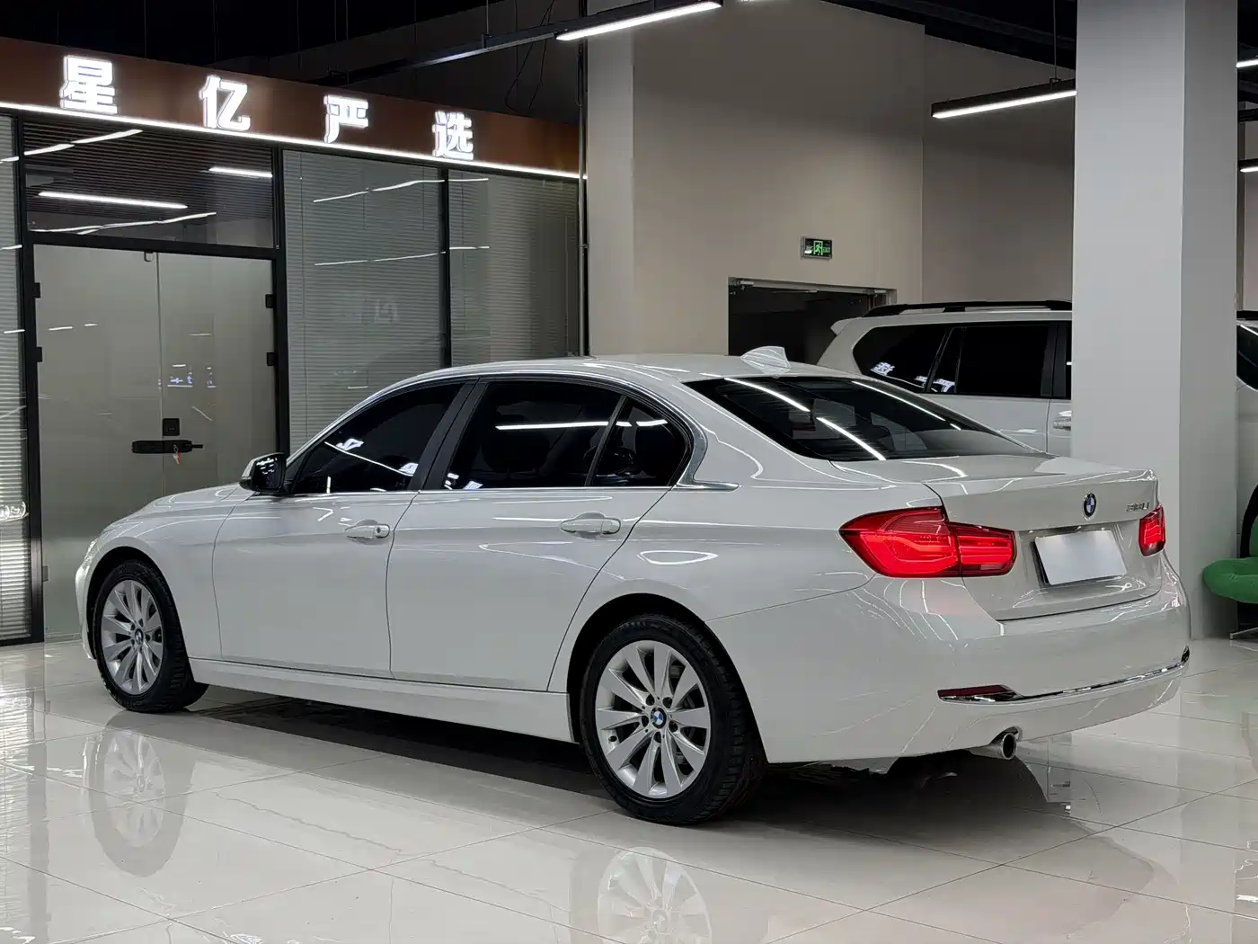 BMW 3 Series 2017 318Li Fashion фото 20