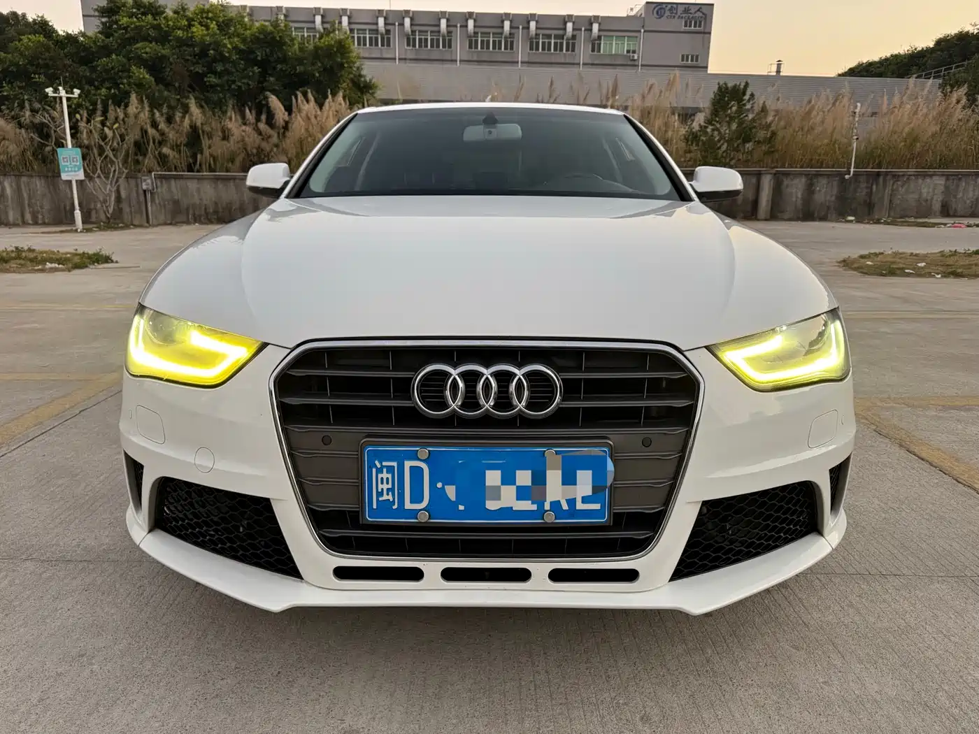 Audi A4L 2015 35 TFSI Auto Comfort фото 2