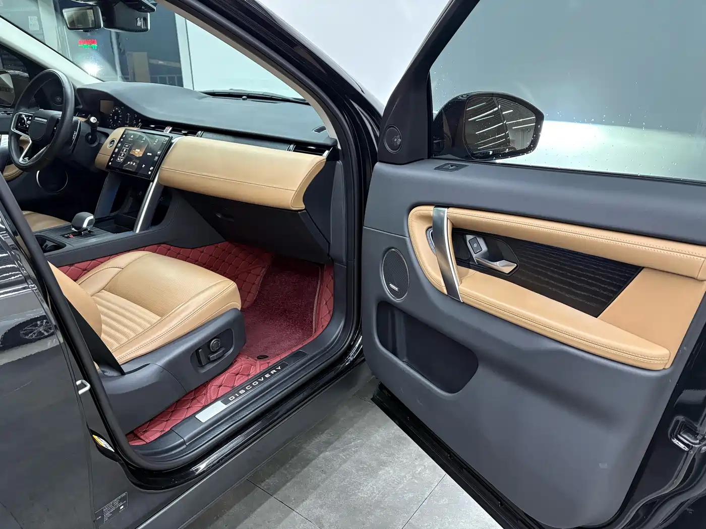 Land Rover Discovery Sport 2024 Luxury Custom Edition фото 17