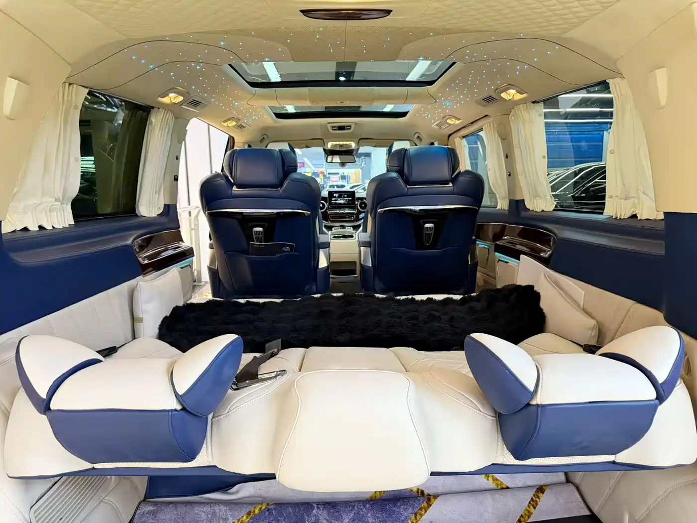 Mercedes-Benz V-Class 2016 V 260 L Premium Long фото 8