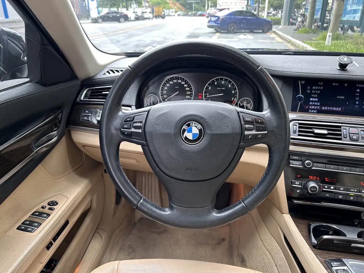 BMW 7 Series 2010 2009 730Li Leading