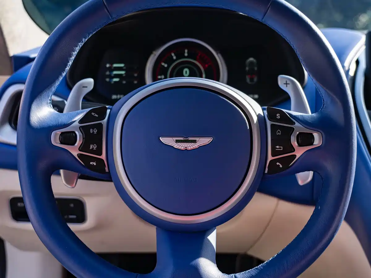 Aston Martin DB11 2022 2022 4.0T V8 Coupe