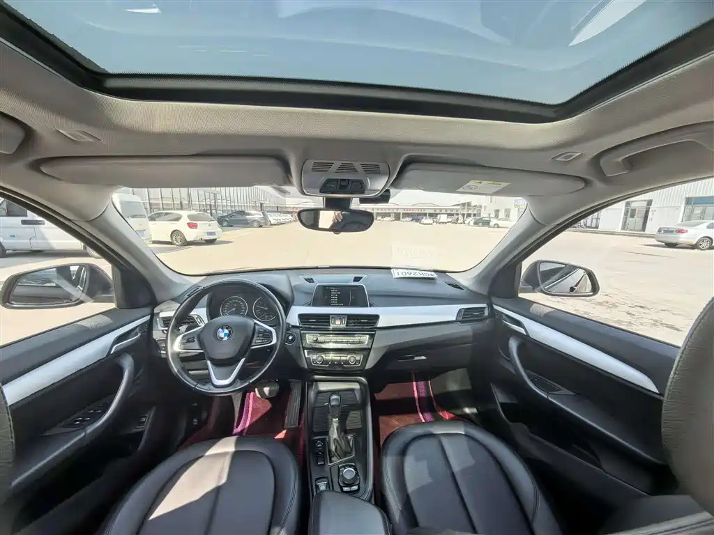 BMW X1 2016 sDrive18Li Premium Model фото 14