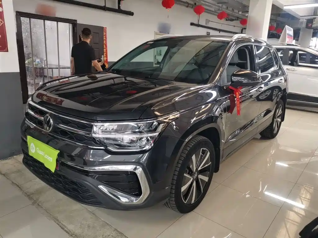 Volkswagen Tharu 2023 300TSI 2WD Bright Moon Edition