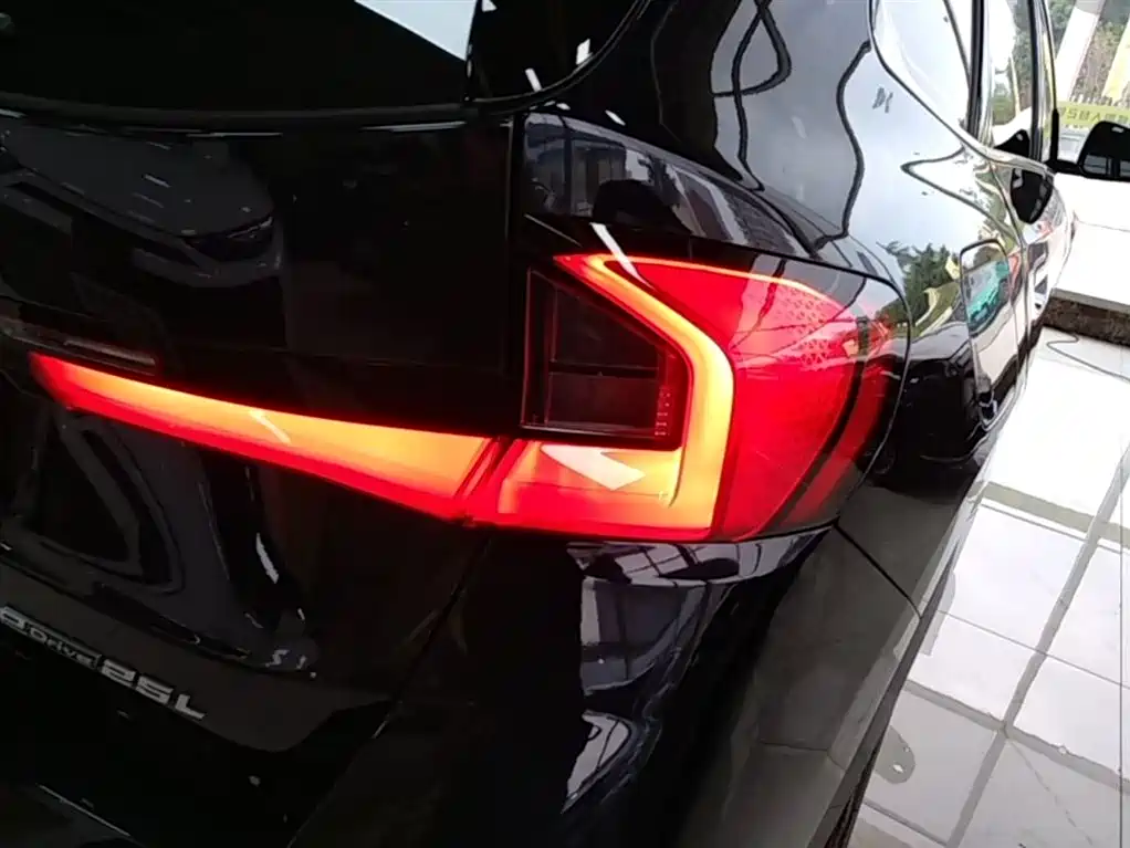 BMW iX1 2023 eDrive25L M Sport Package фото 8