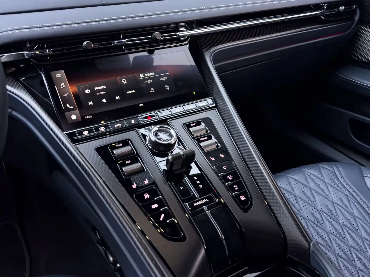 Aston Martin DB12 2024 2025 4.0T V8 Coupe