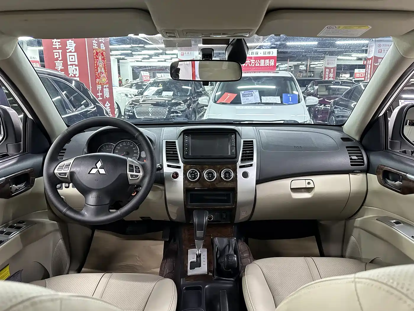 Mitsubishi Pajero Sport 2013 3.0L Automatic 4WD Flagship фото 18
