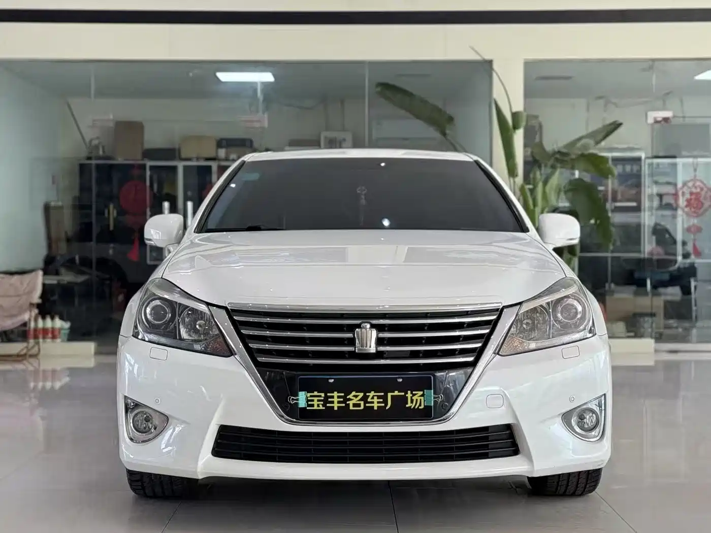 Toyota Crown 2012 2.5L Royal Leather Edition