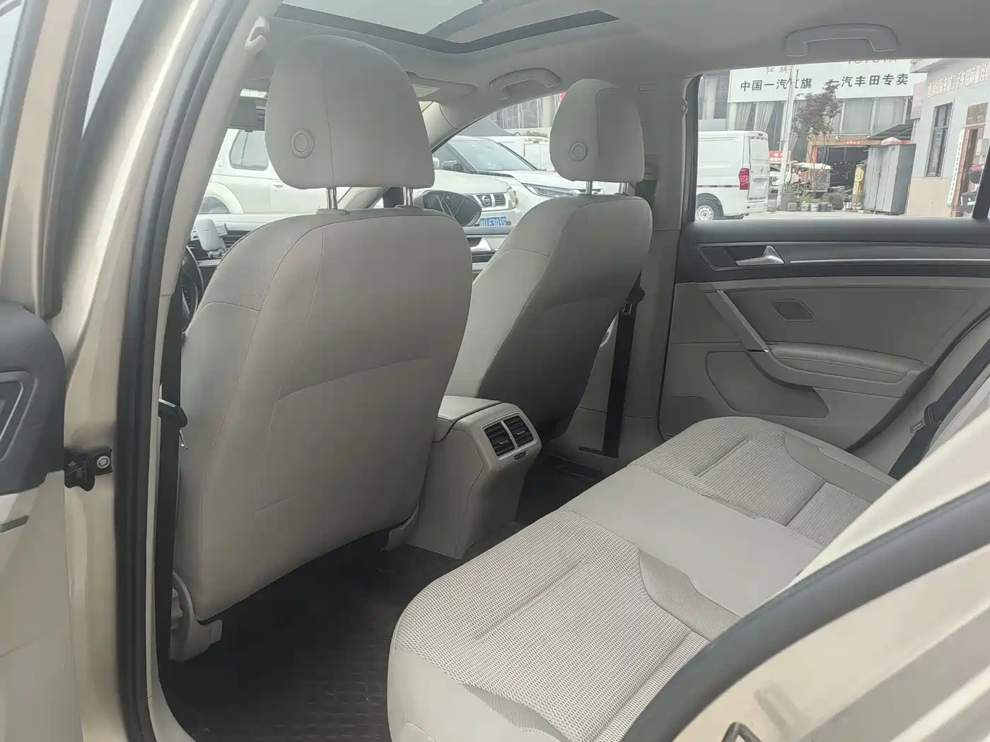 Volkswagen Golf 2015 1.4TSI Automatic Comfort фото 6