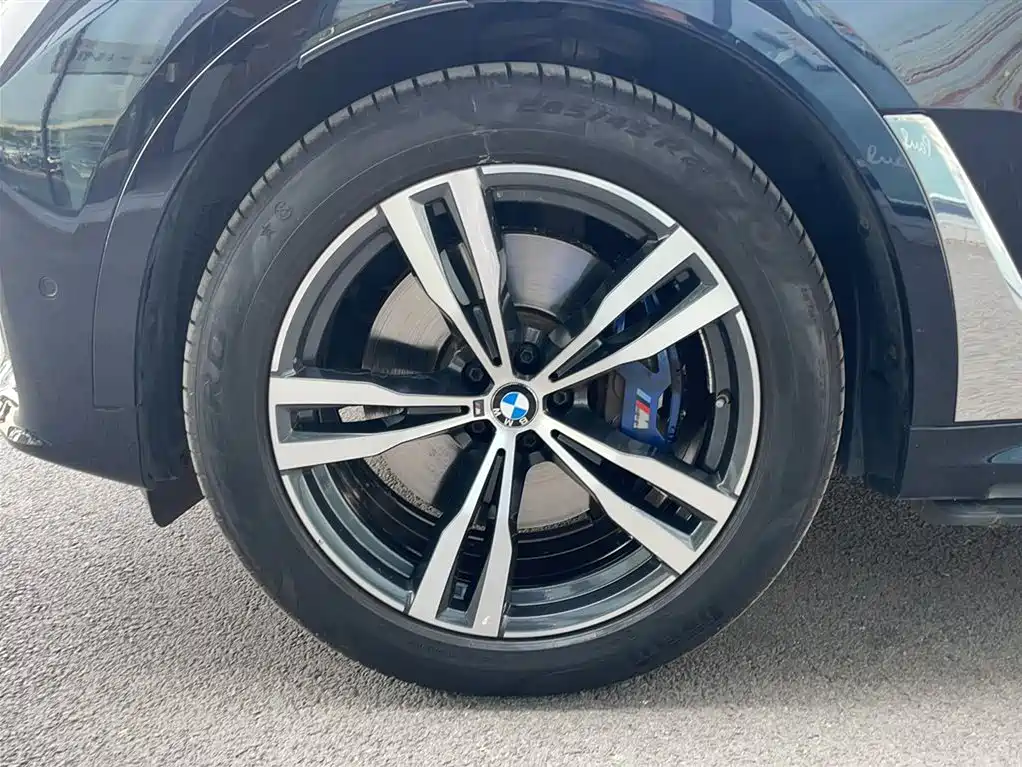 BMW X7 2022 xDrive40i Exclusive M Sport Package фото 5