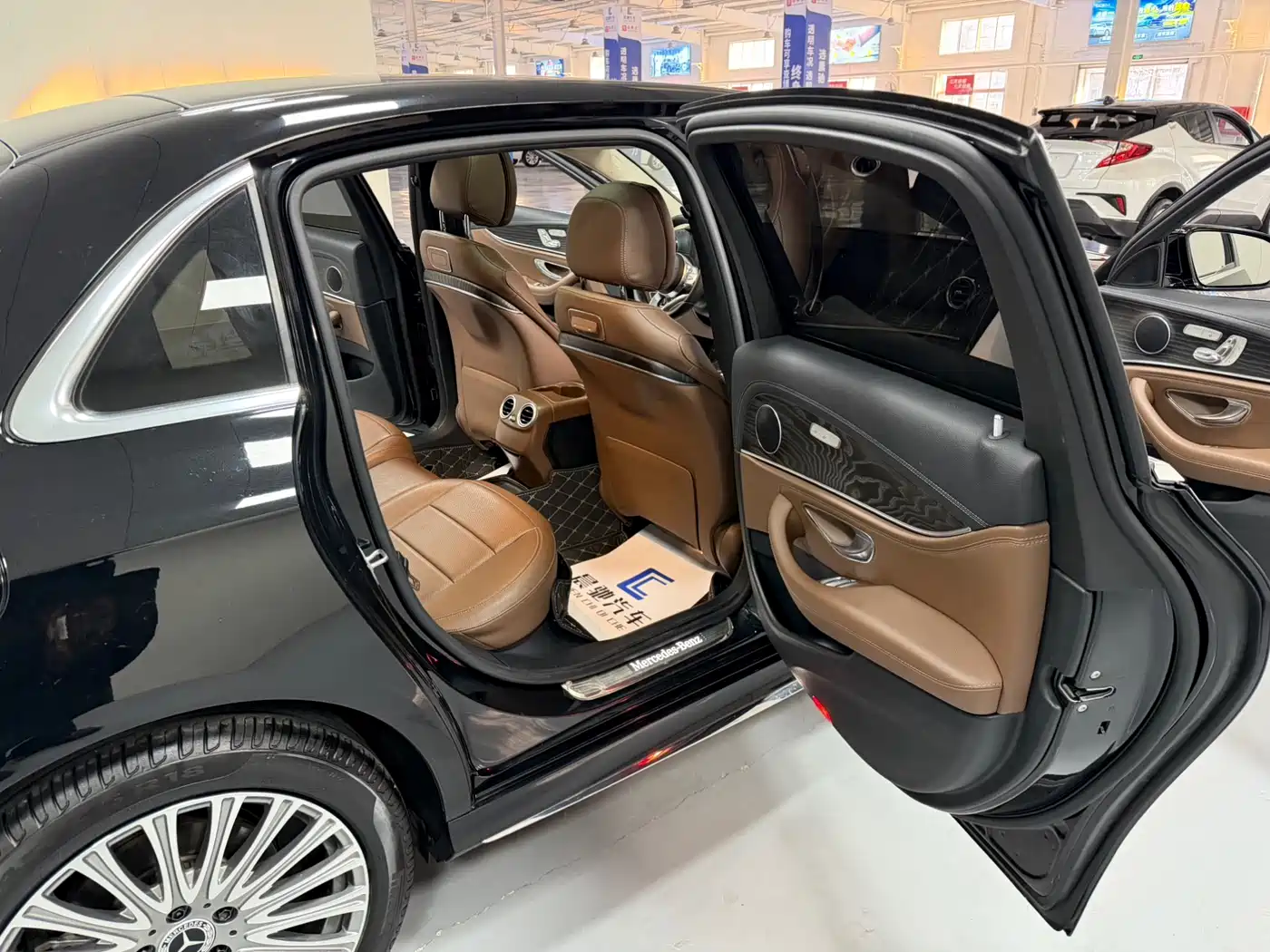 Mercedes-Benz E-Class 2019 Facelift E 300 L Sport Fashion фото 14