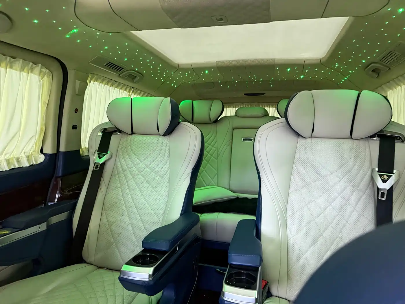 Mercedes-Benz V-Class 2016 V 260 L Premium Long фото 15