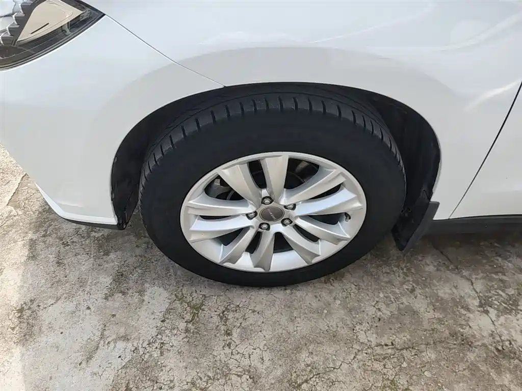 Haval H2 2015 1.5T Automatic 2WD Elite Edition фото 23