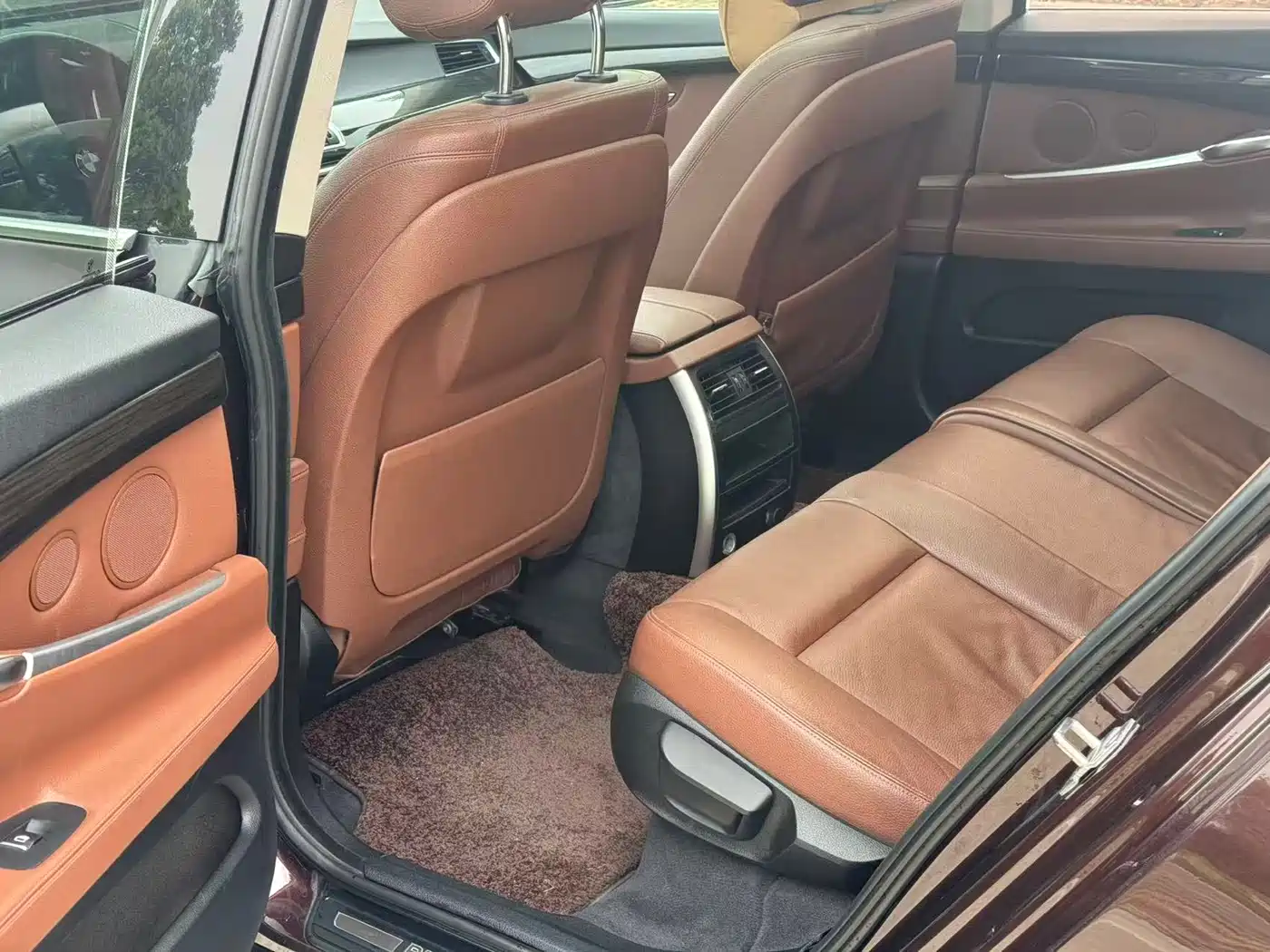 BMW 5 Series GT 2015 528i Luxury фото 14